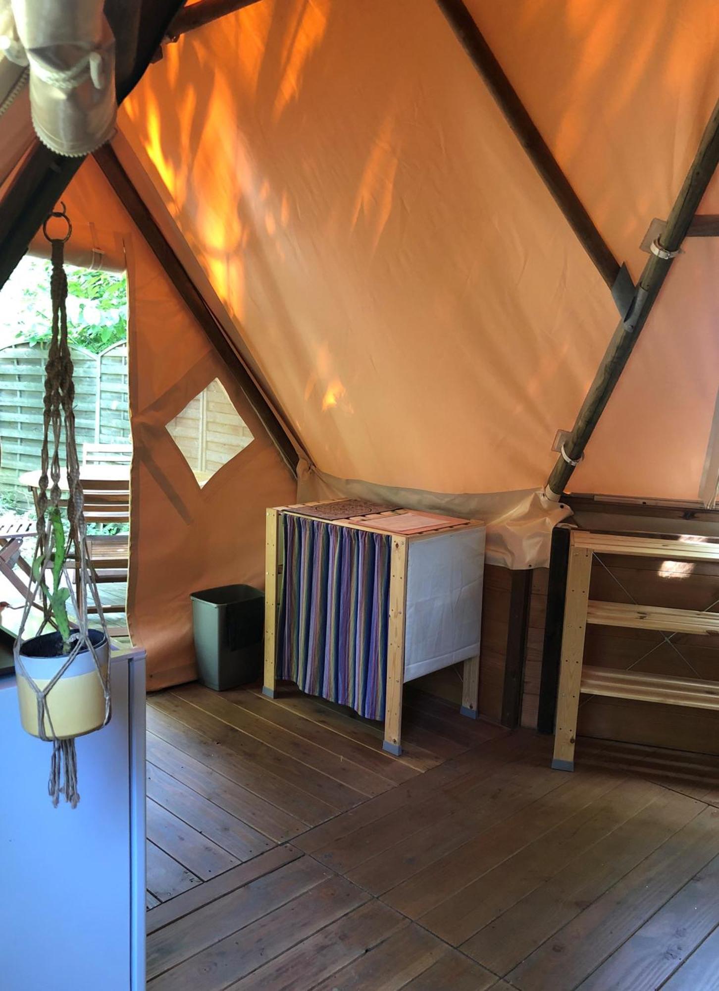 Camping La Chataigneraie Gravieres Oda fotoğraf