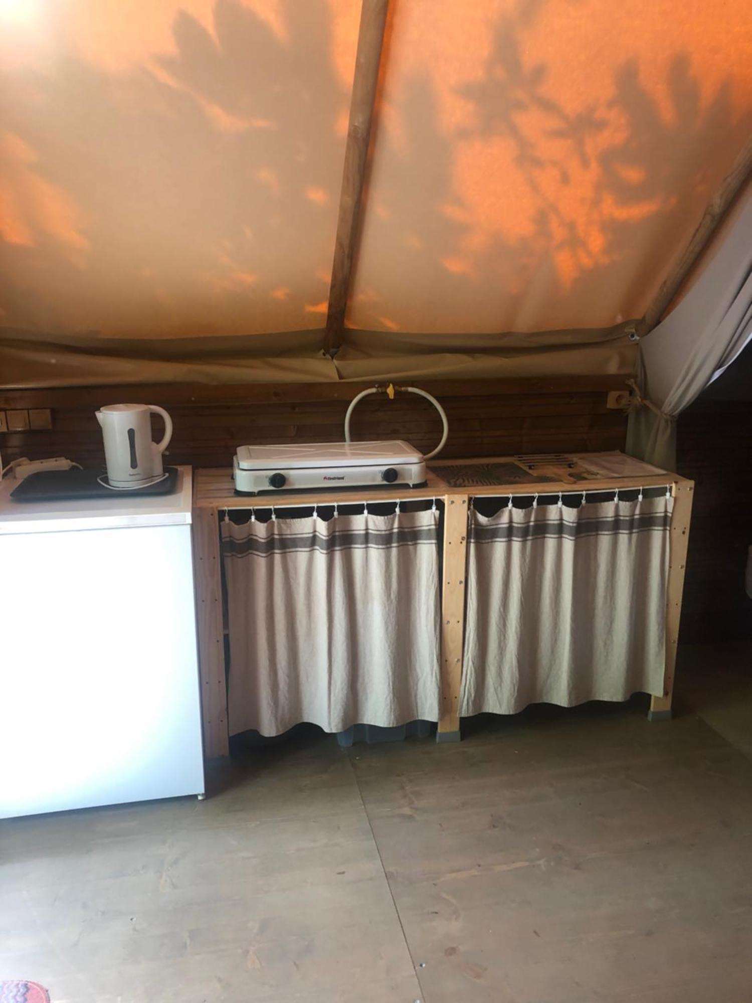 Camping La Chataigneraie Gravieres Oda fotoğraf